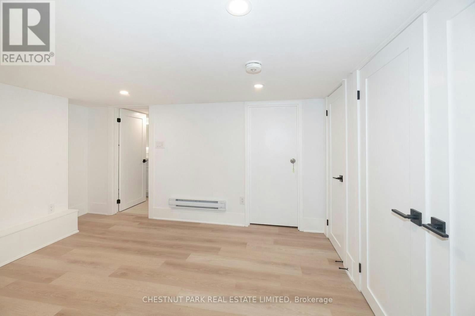 LOWER-1105 Queen Street, Toronto, ON, M4M 1K7 - 9