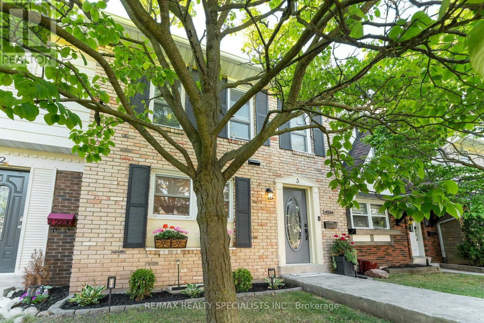 3-2230 Upper Middle Road, Burlington, ON, L7P 2Z9