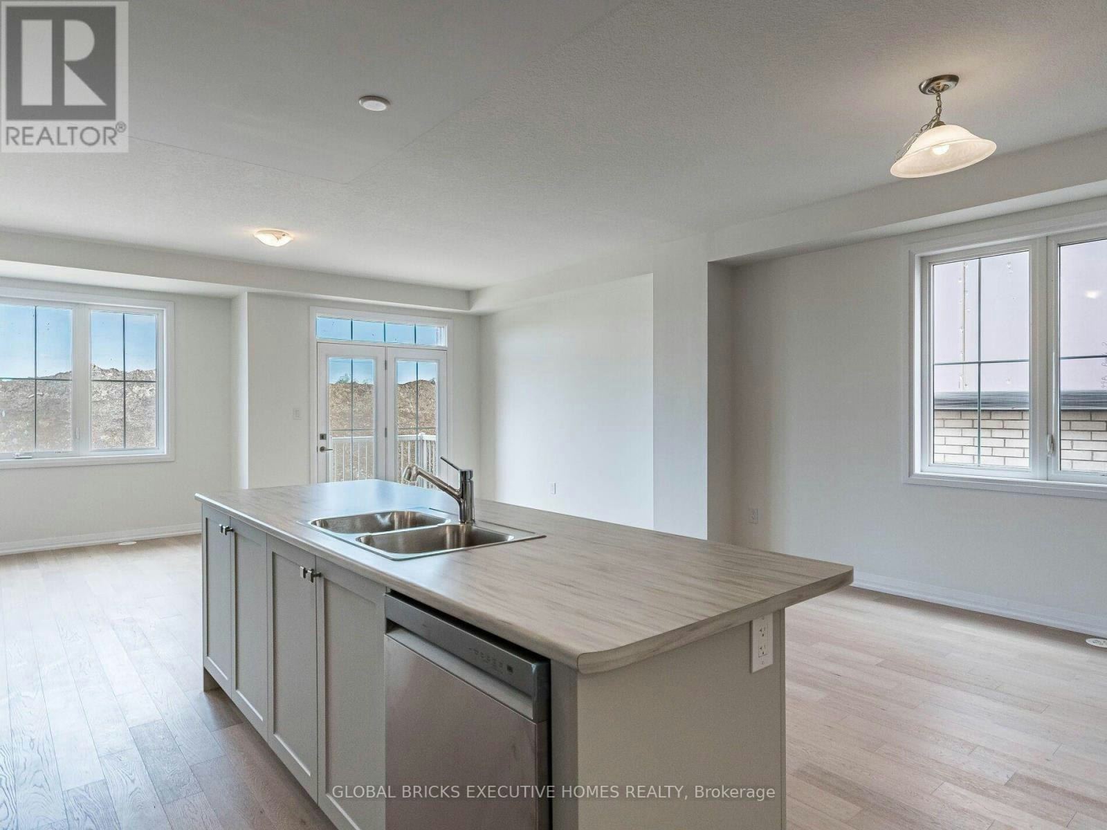13 Central Market Drive, Cayuga, ON, N3W 0J3 - 11