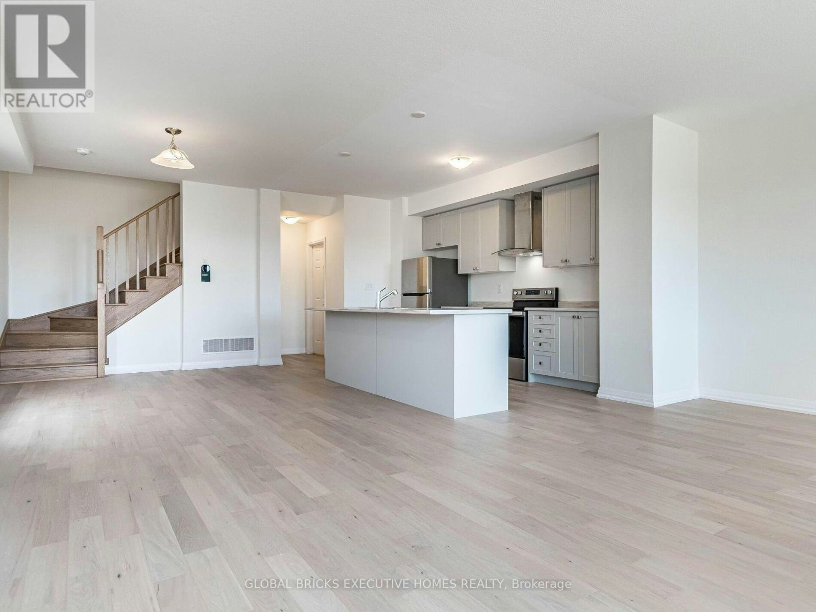 13 Central Market Drive, Cayuga, ON, N3W 0J3 - 8