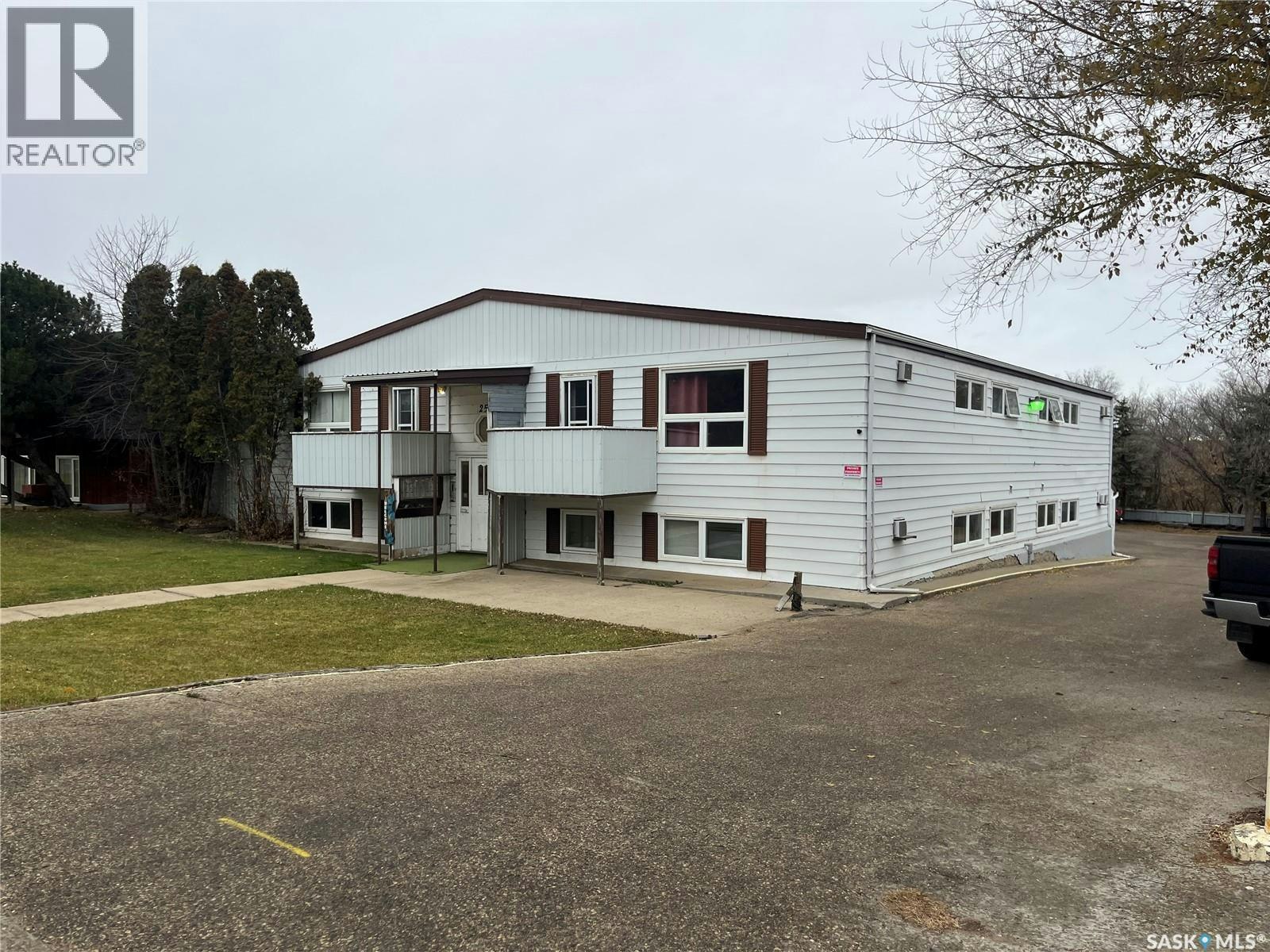 250 Home Street W, Moose Jaw, SK, S6H 7H8