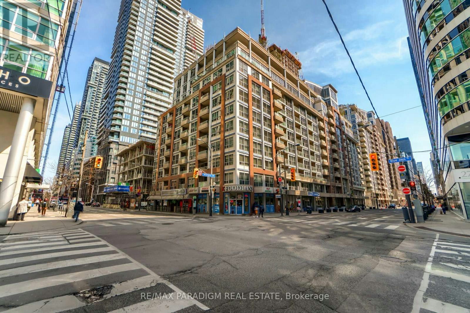 213-270 Wellington Street W, Toronto, ON, M5V 3P5