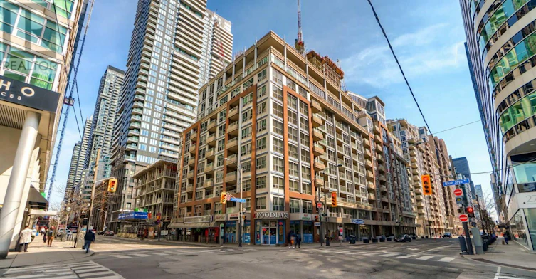 213-270 Wellington Street W, Toronto, ON, M5V 3P5