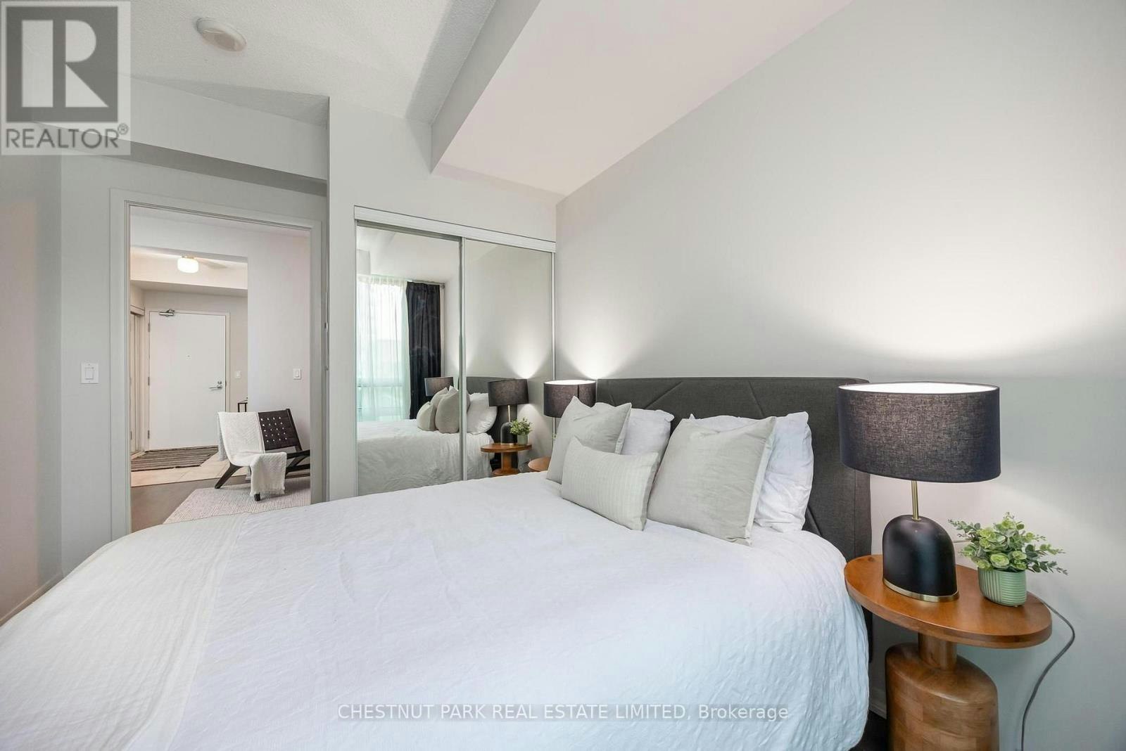 808-215 Fort York Boulevard, Toronto, ON, M5V 4A2 - 17