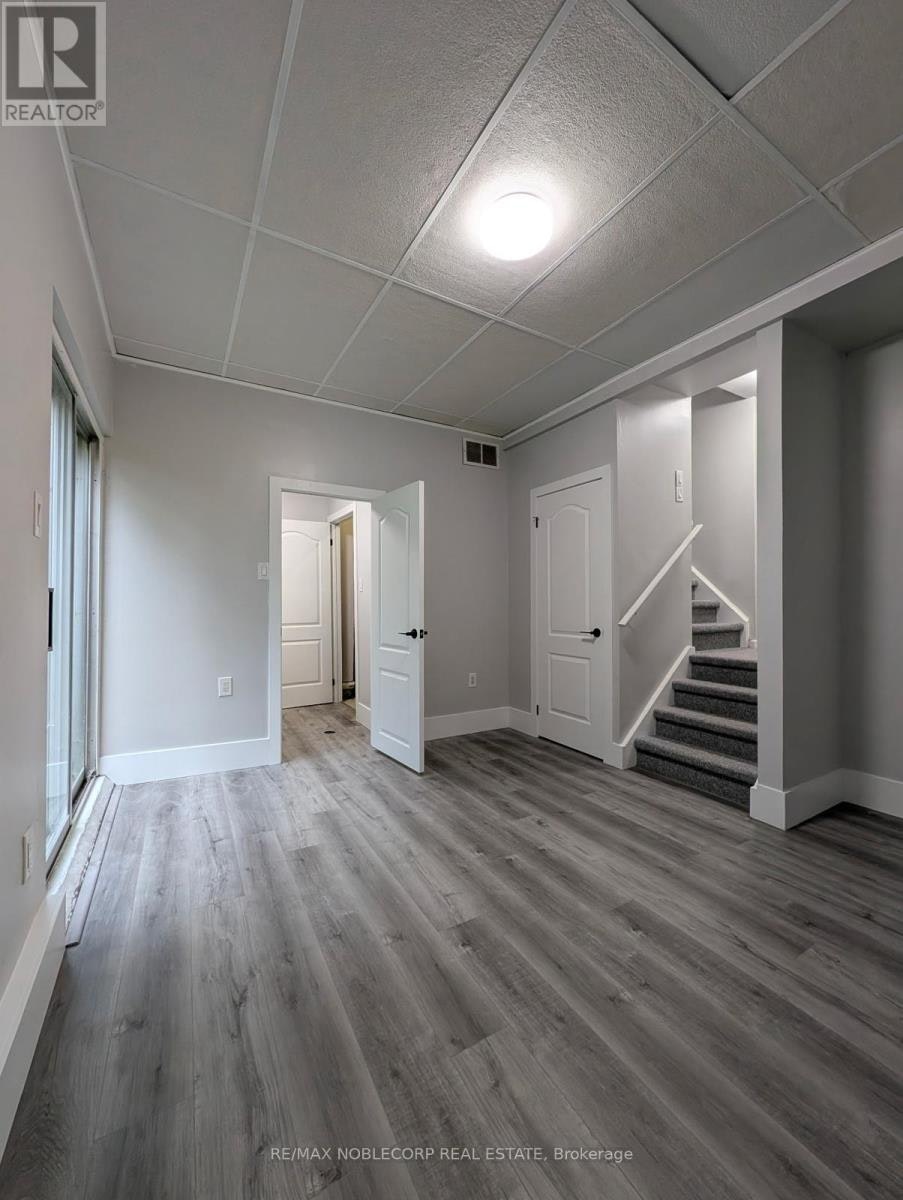 LOWER-59 Scott Crescent, Barrie, ON, L4N 4W2