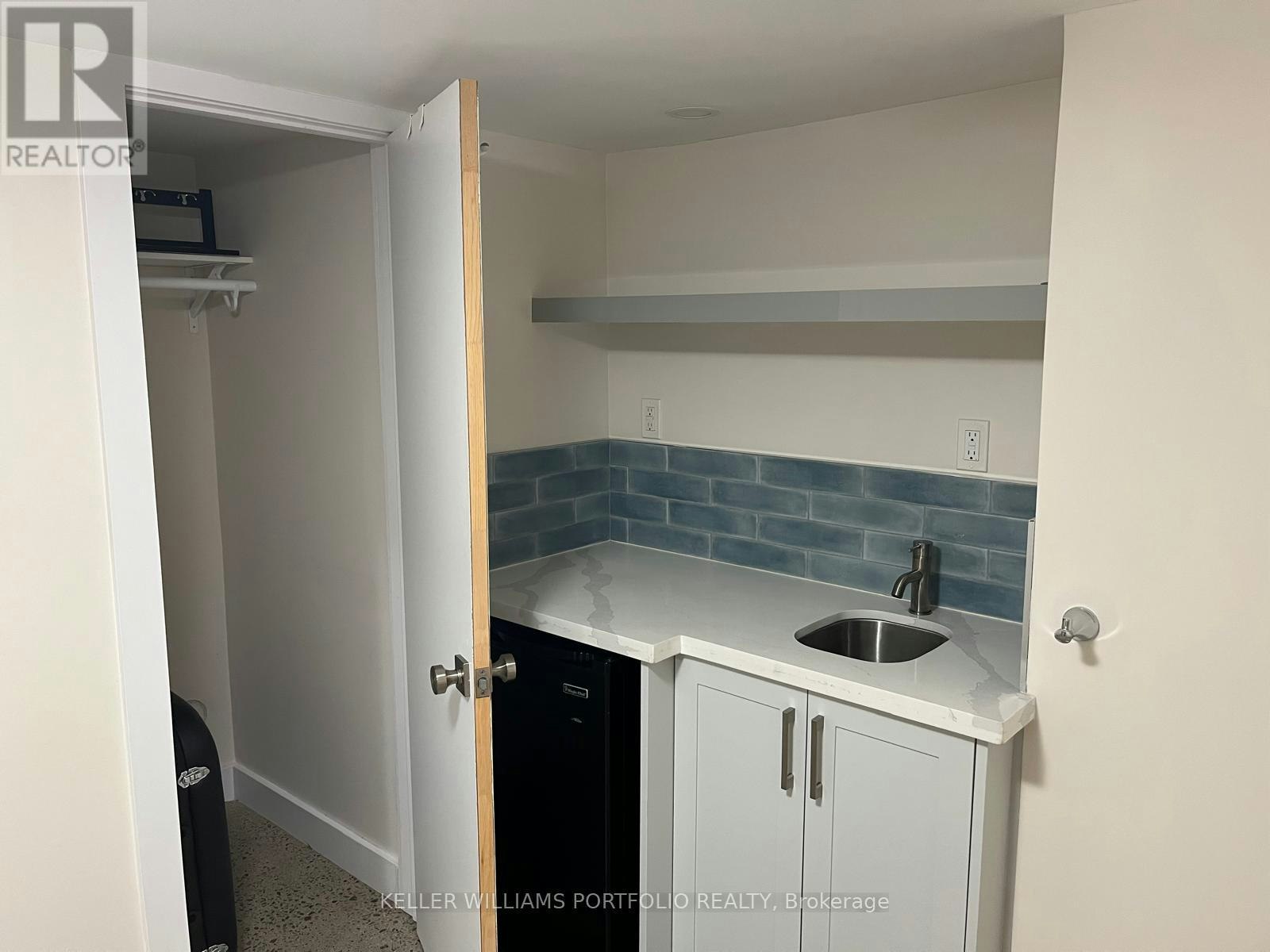 BSMT-172 High Park Avenue, Toronto, ON, M6P 2S4 - 19