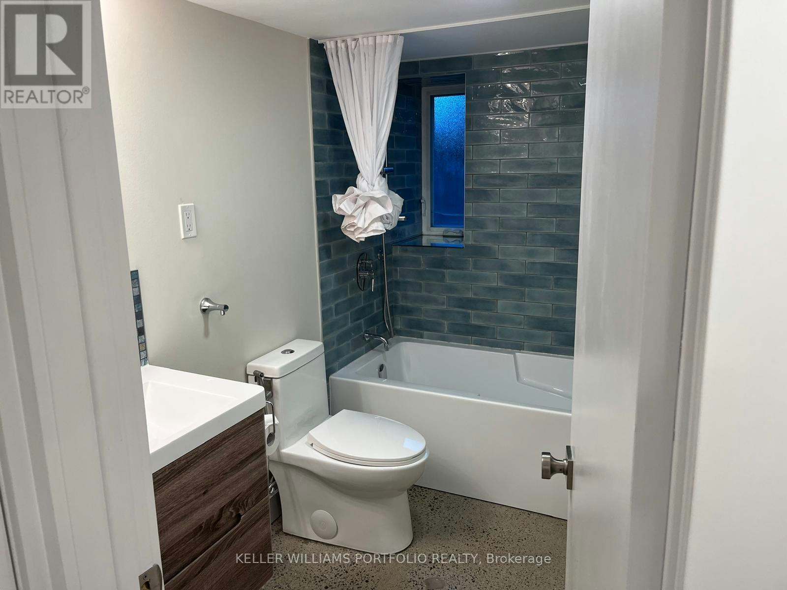 BSMT-172 High Park Avenue, Toronto, ON, M6P 2S4 - 13