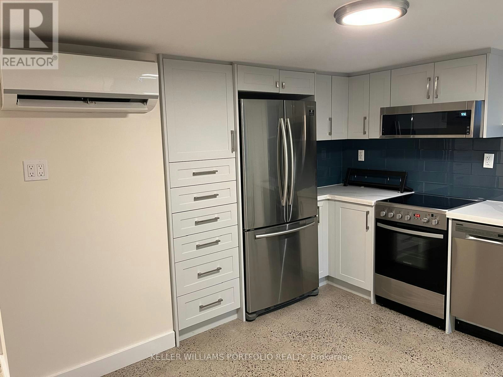 BSMT-172 High Park Avenue, Toronto, ON, M6P 2S4 - 2