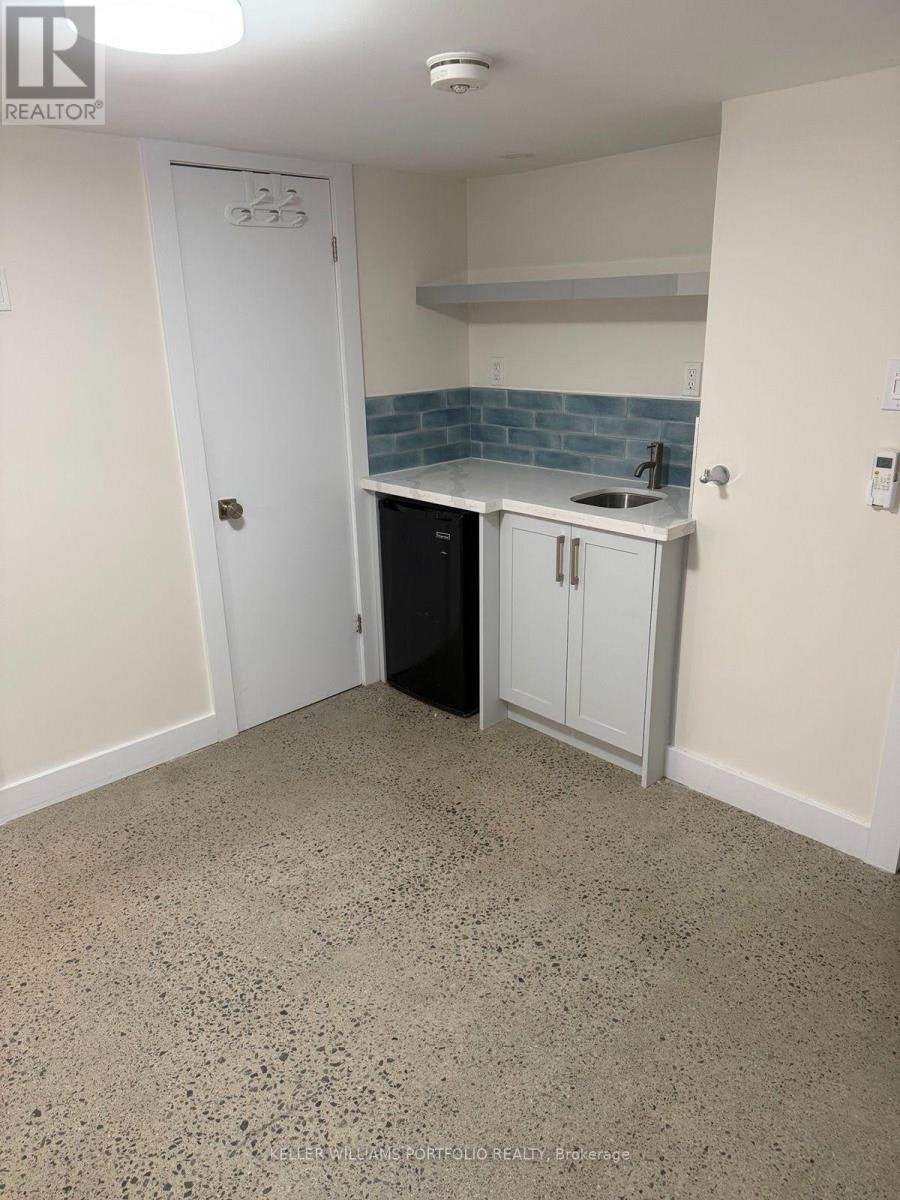 BSMT-172 High Park Avenue, Toronto, ON, M6P 2S4 - 18