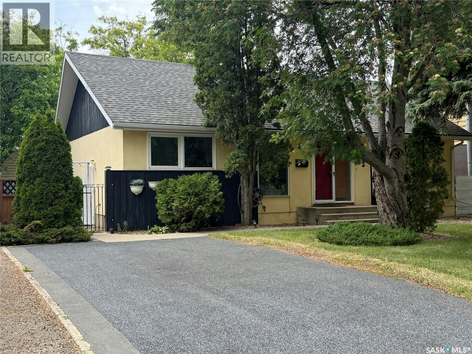 42 Spinks Drive, Saskatoon, SK, S7H 4B8