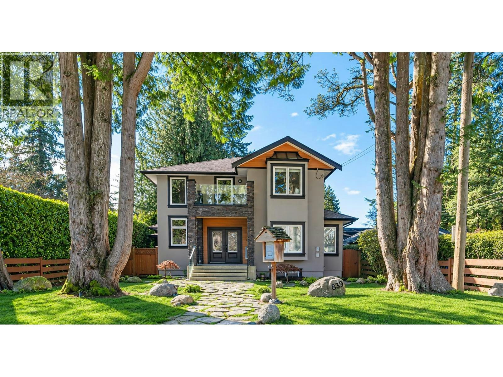 839 W 20th Street, North Vancouver, BC, V7P 2B5