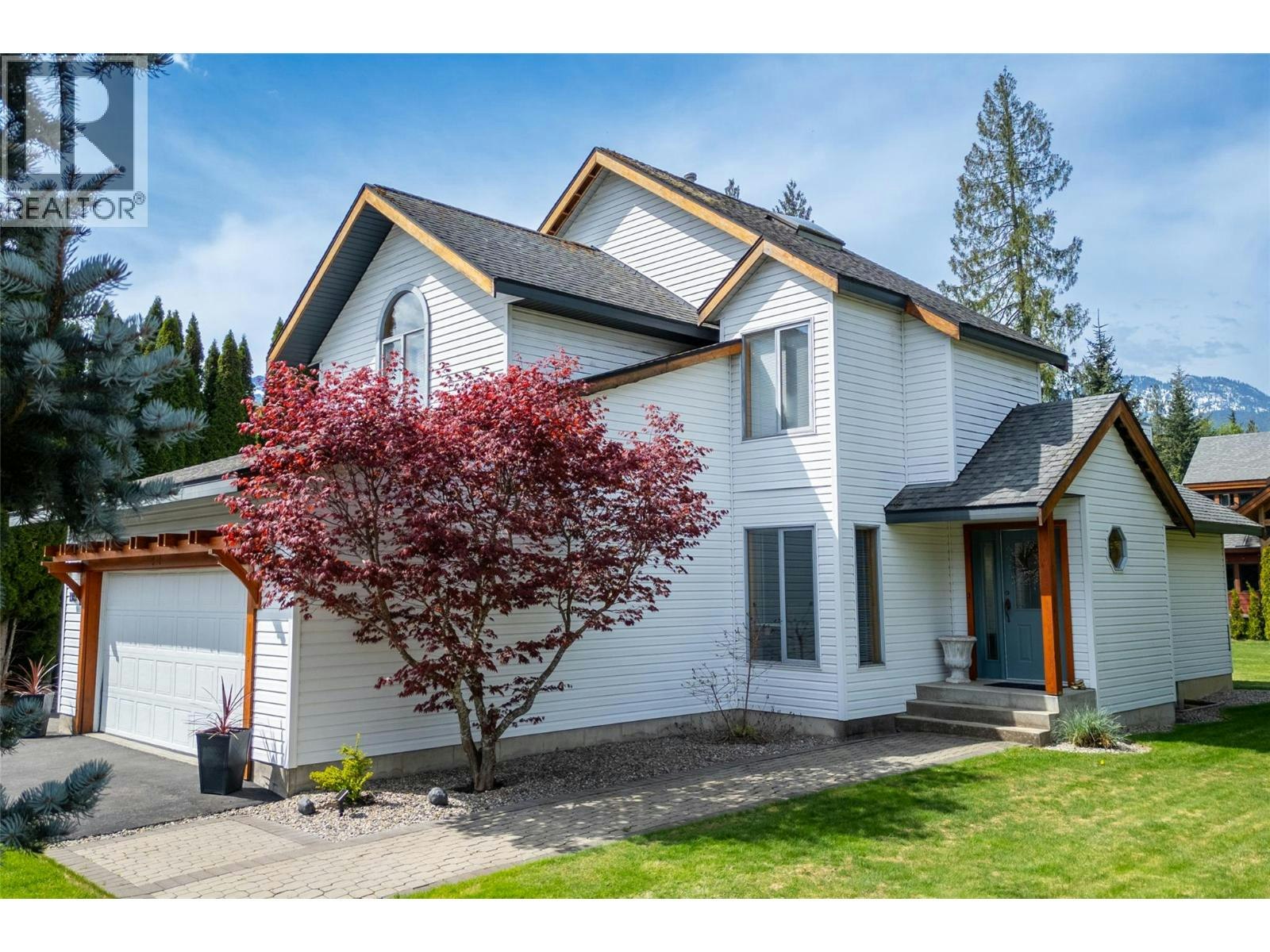 1107 Pineridge Crescent, Revelstoke, BC, V0E 2S1