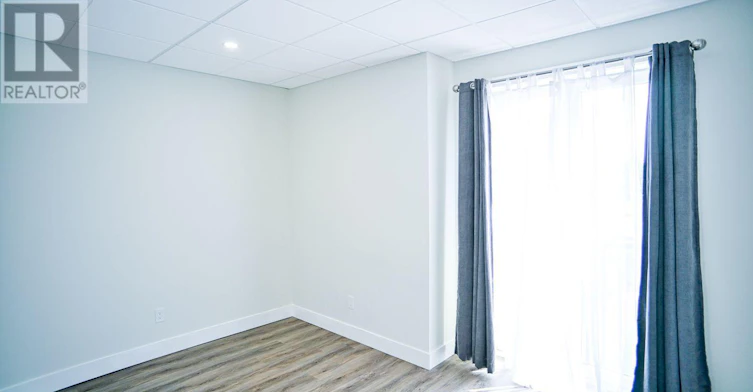 301-19 Centre Street W, Strathroy, ON, N7G 1Y5 - 8