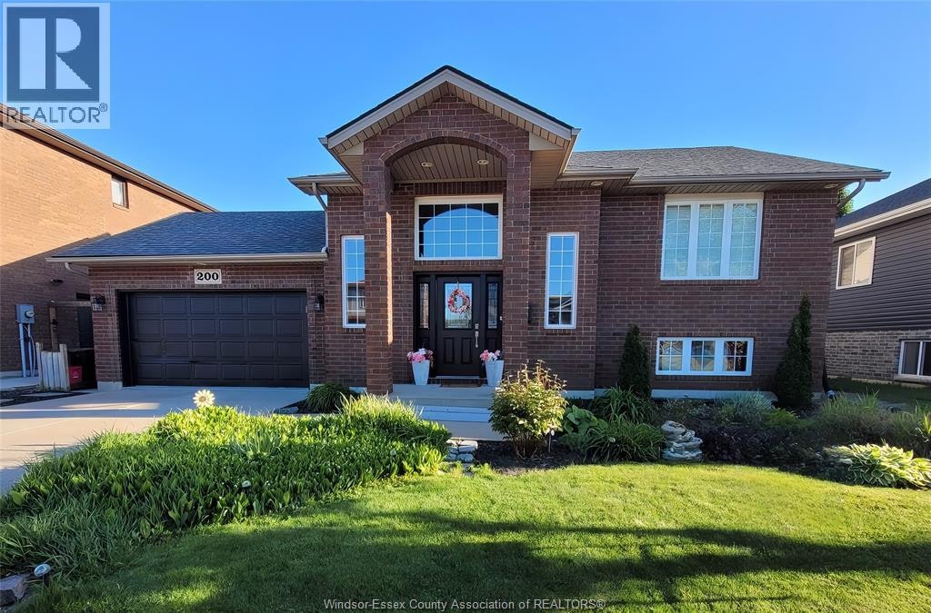 200 Riverview Avenue, Lasalle, ON, N9J 3Y1