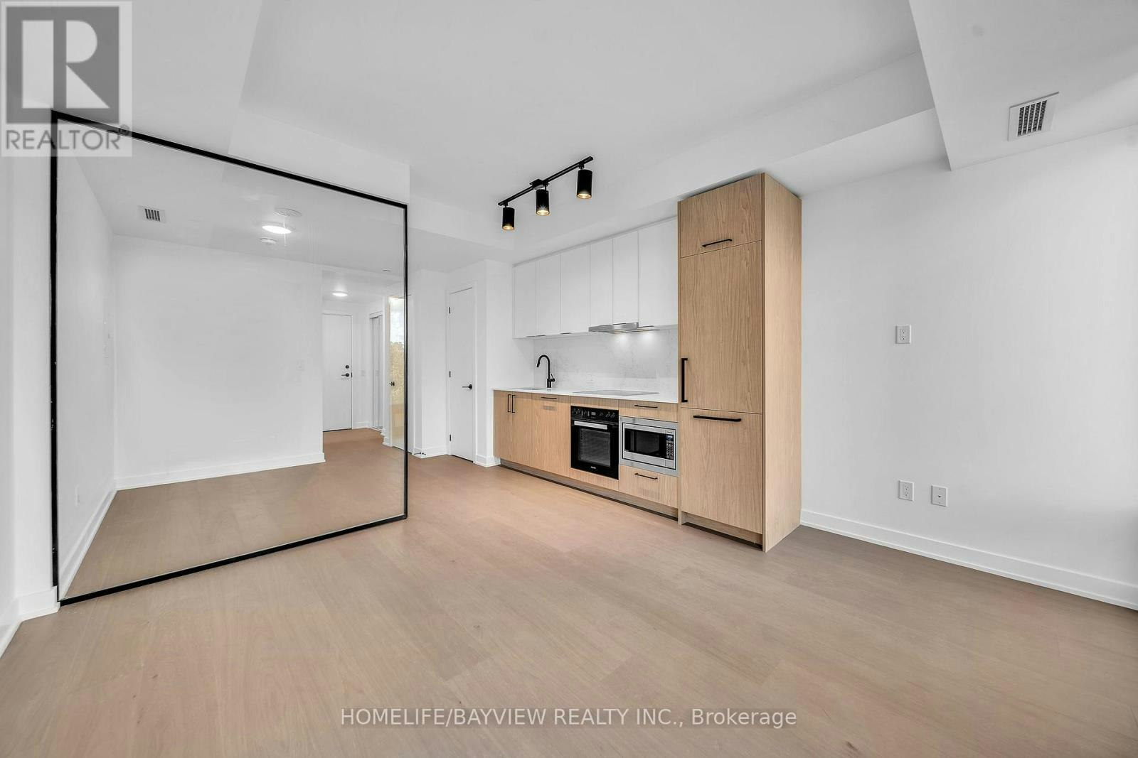 711-91 Montclair Avenue, Toronto, ON, M5P 0B1 - 3