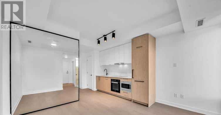 711-91 Montclair Avenue, Toronto, ON, M5P 0B1 - 3