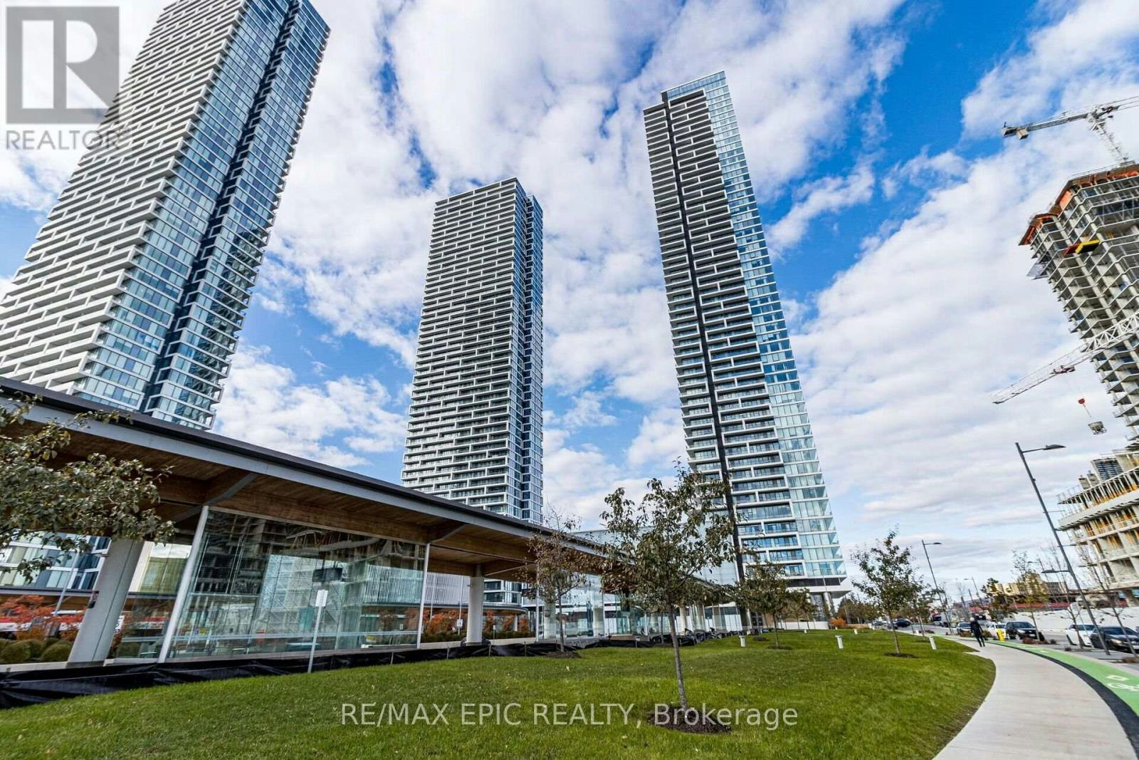 3311-898 Portgage Parkway, Vaughan, ON, L4K 0J6 - 2