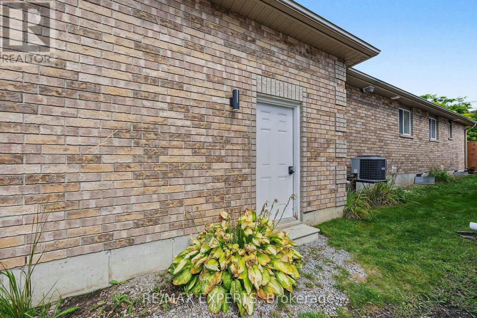 UPPER-17 Michelle Drive, Barrie, ON, L4N 5Y1 - 29