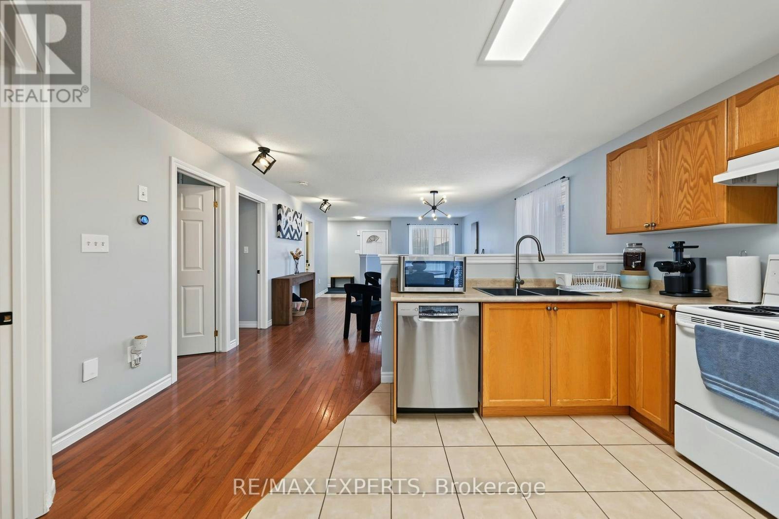 UPPER-17 Michelle Drive, Barrie, ON, L4N 5Y1 - 16
