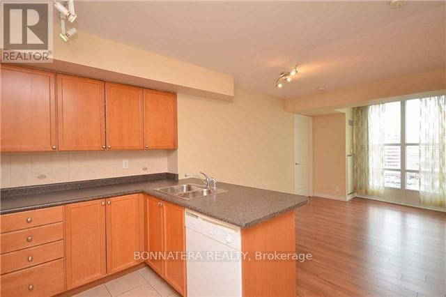 1506-33 Elm Drive, Mississauga, ON, L5B 4M2 - 2