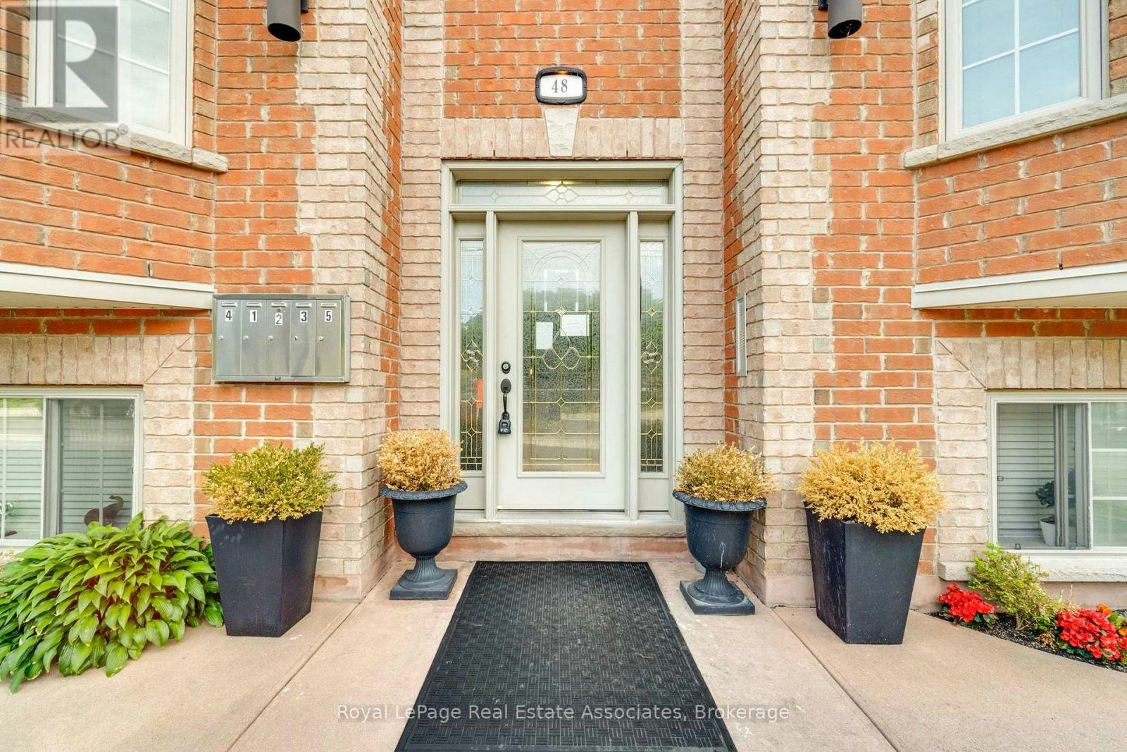 4-48 Mississauga Road N, Mississauga, ON, L5H 2H8 - 3