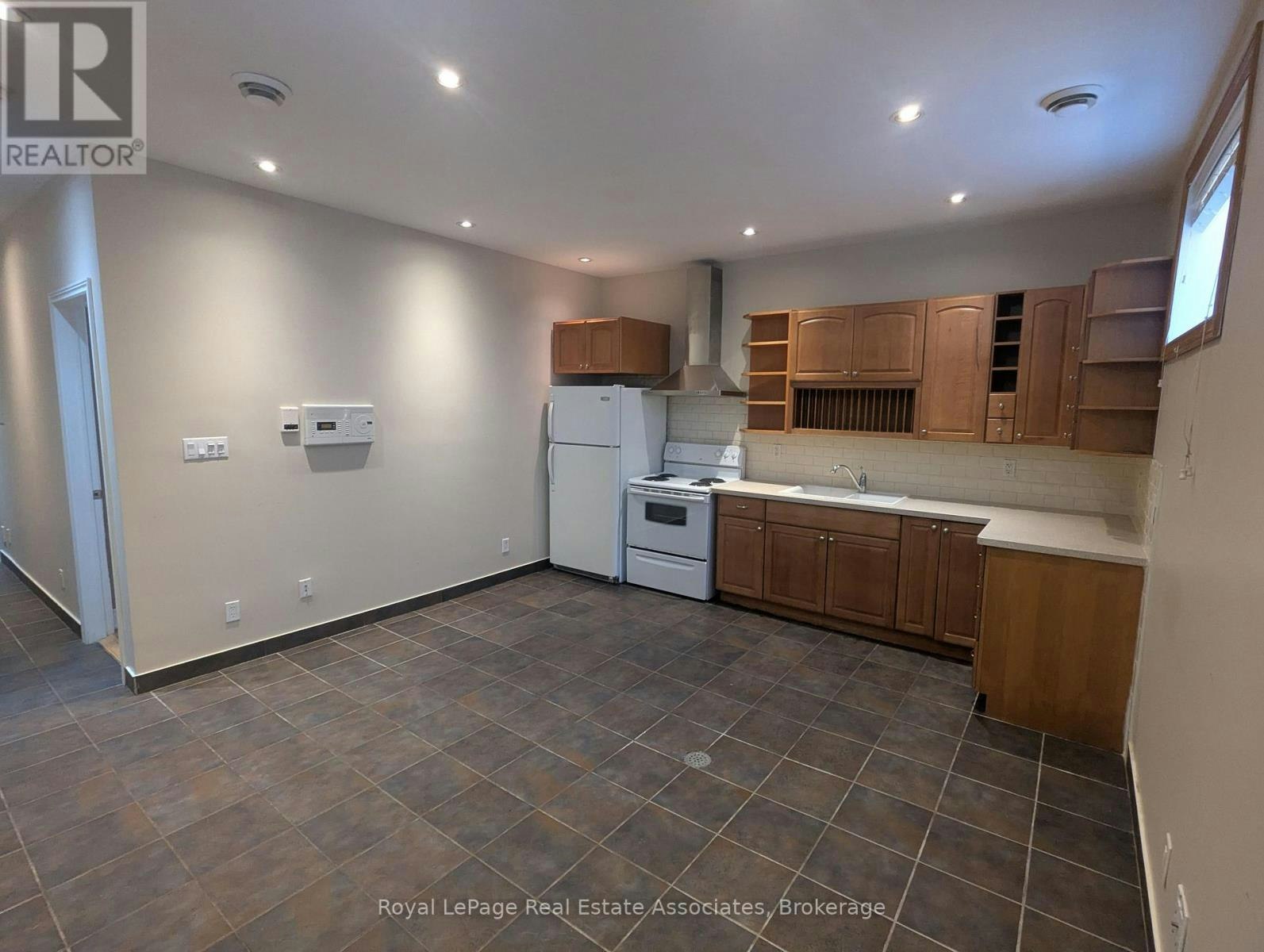 4-48 Mississauga Road N, Mississauga, ON, L5H 2H8 - 8