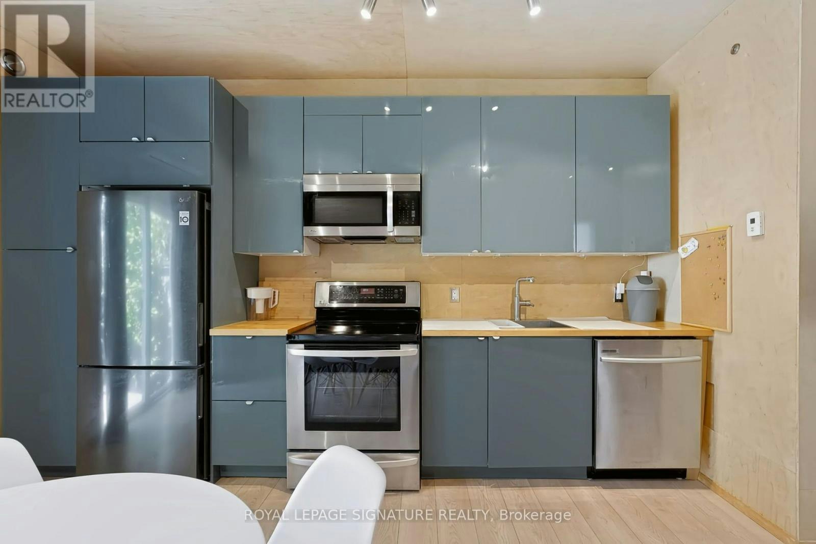 REAR-9 Parker Avenue, Toronto, ON, M8Z 4L5 - 8