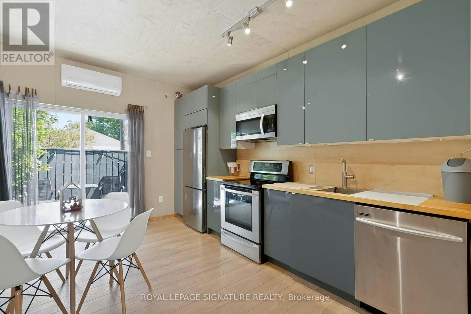 REAR-9 Parker Avenue, Toronto, ON, M8Z 4L5 - 9