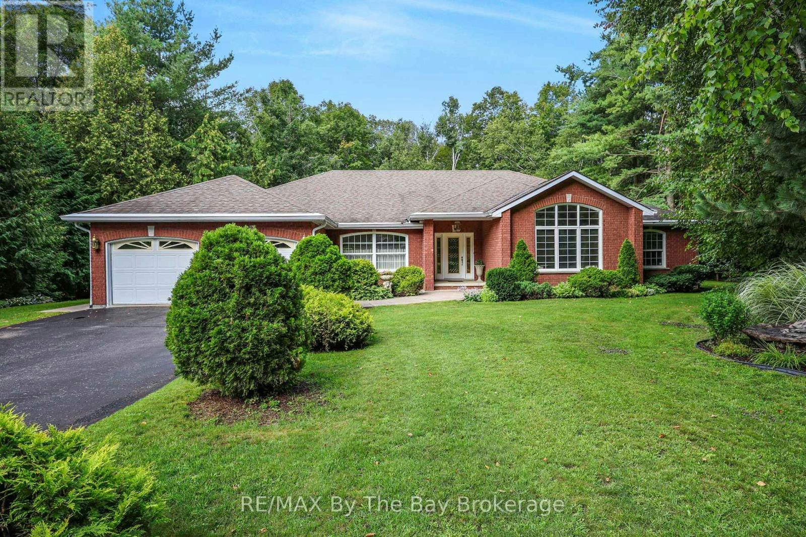 90 Goldfinch Crescent, Tiny, ON, L0L 2J0