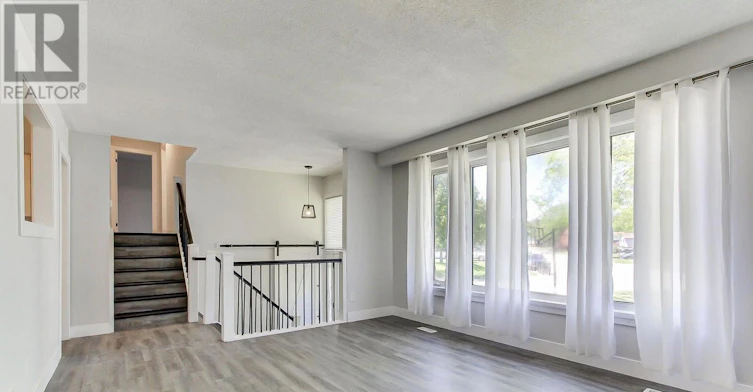17 Larkdale Crescent, Essa, ON, L0M 1B0 - 13