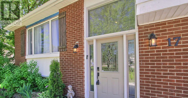 17 Larkdale Crescent, Essa, ON, L0M 1B0 - 7