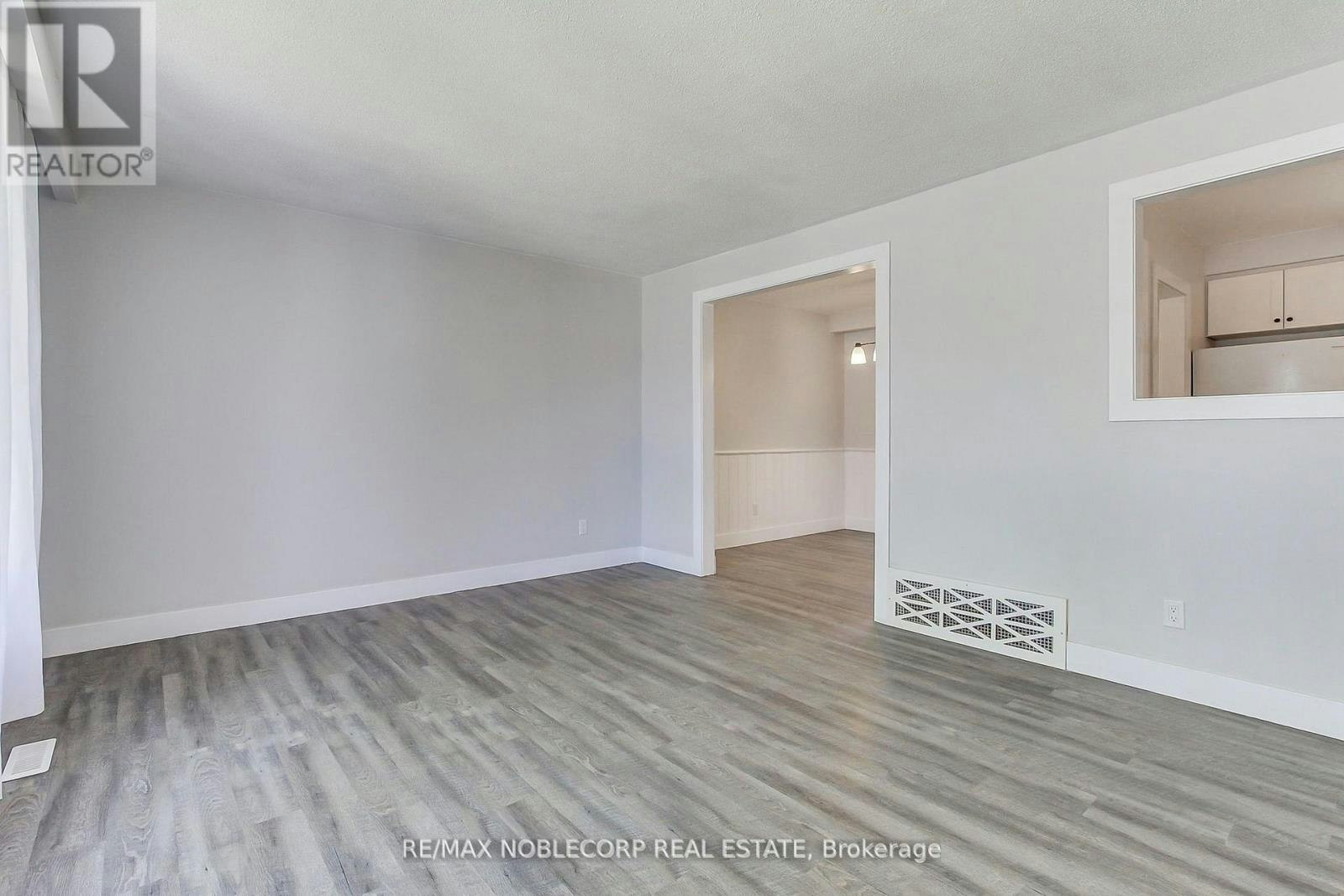 17 Larkdale Crescent, Essa, ON, L0M 1B0 - 11