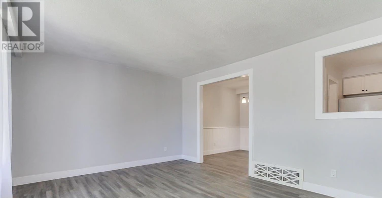 17 Larkdale Crescent, Essa, ON, L0M 1B0 - 11