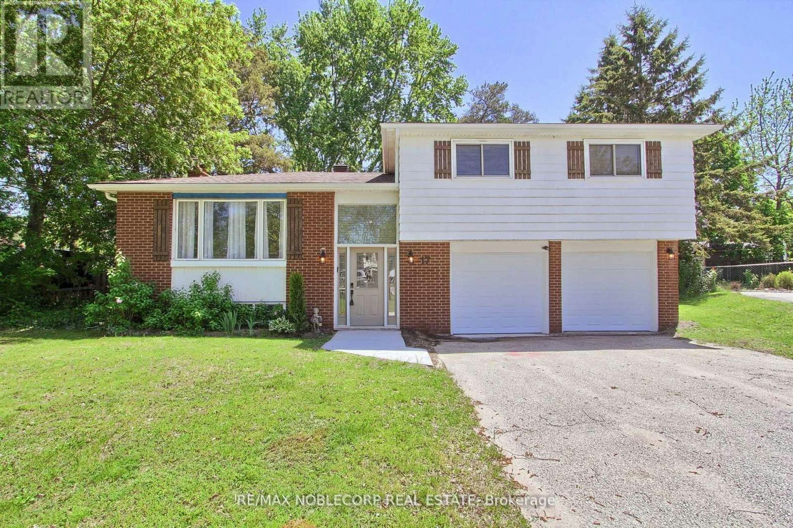17 Larkdale Crescent, Essa, ON, L0M 1B0