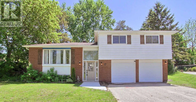 17 Larkdale Crescent, Essa, ON, L0M 1B0