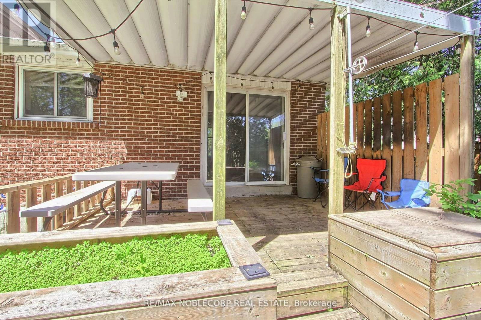 17 Larkdale Crescent, Essa, ON, L0M 1B0 - 38