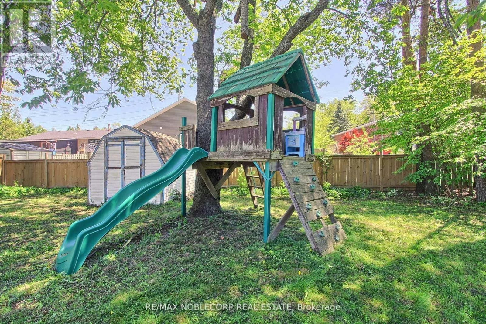 17 Larkdale Crescent, Essa, ON, L0M 1B0 - 44