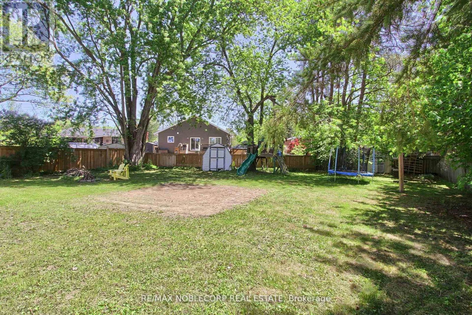 17 Larkdale Crescent, Essa, ON, L0M 1B0 - 39