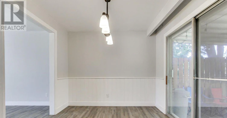 17 Larkdale Crescent, Essa, ON, L0M 1B0 - 16