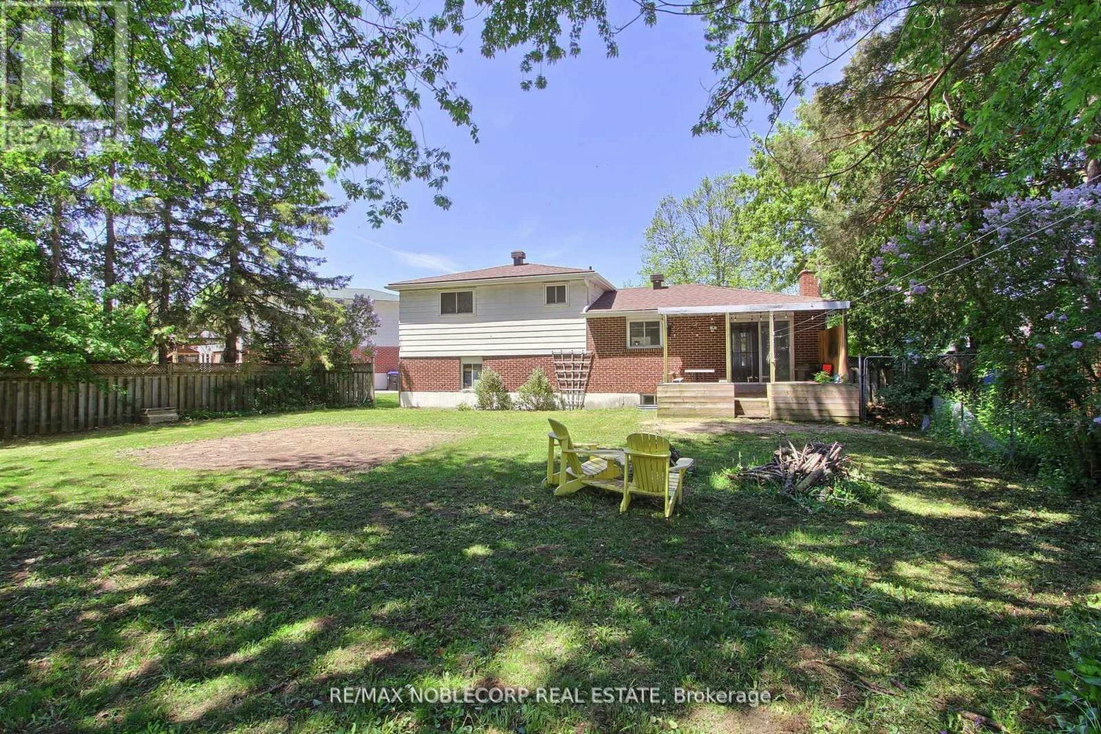 17 Larkdale Crescent, Essa, ON, L0M 1B0 - 41