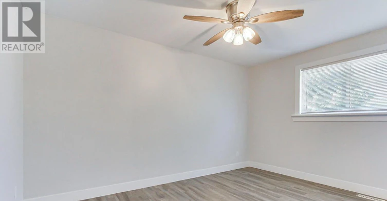 17 Larkdale Crescent, Essa, ON, L0M 1B0 - 26