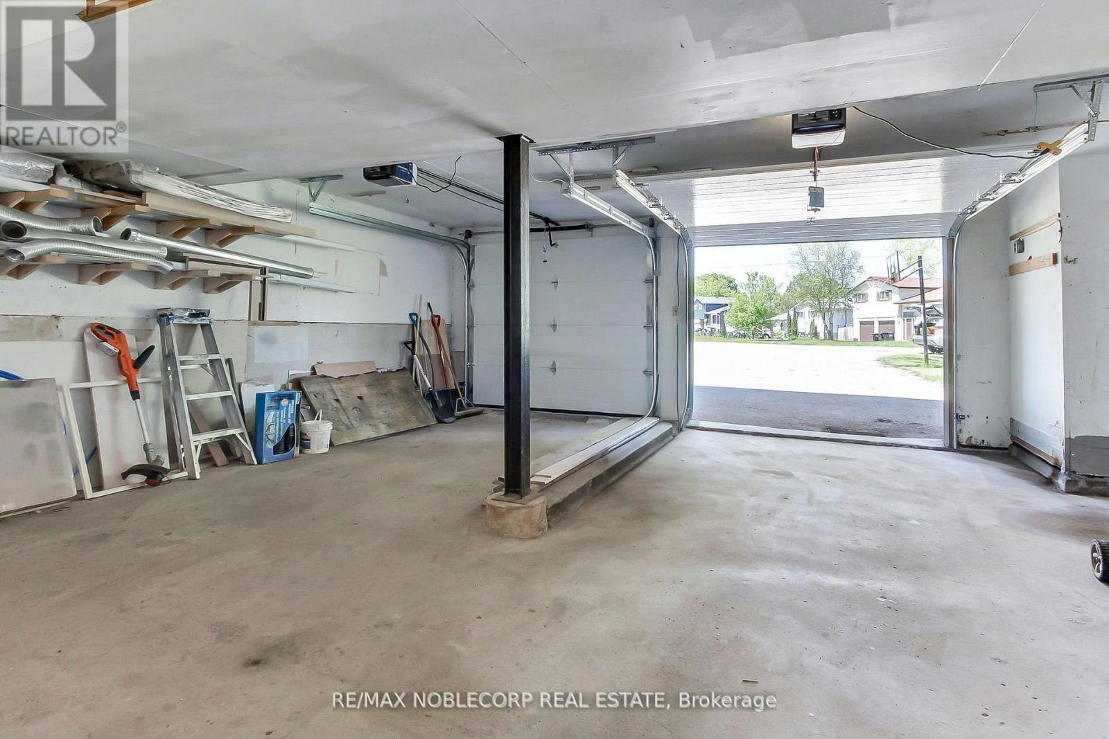 17 Larkdale Crescent, Essa, ON, L0M 1B0 - 37