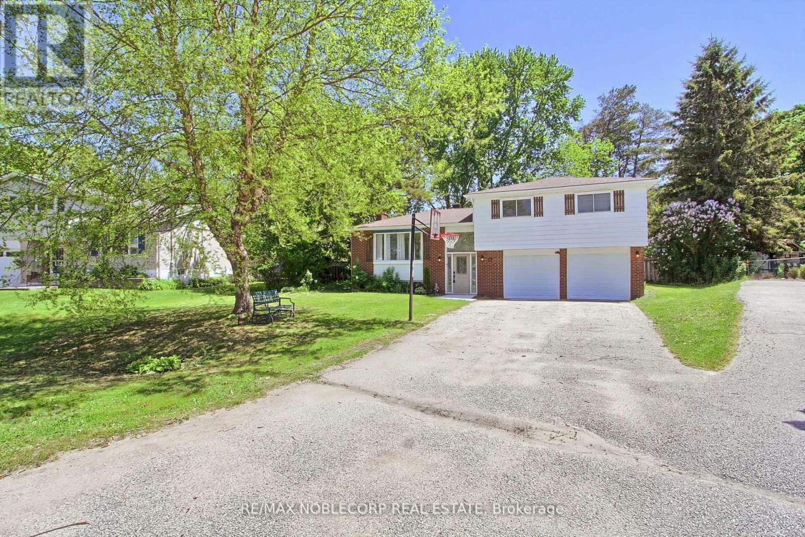 17 Larkdale Crescent, Essa, ON, L0M 1B0 - 6