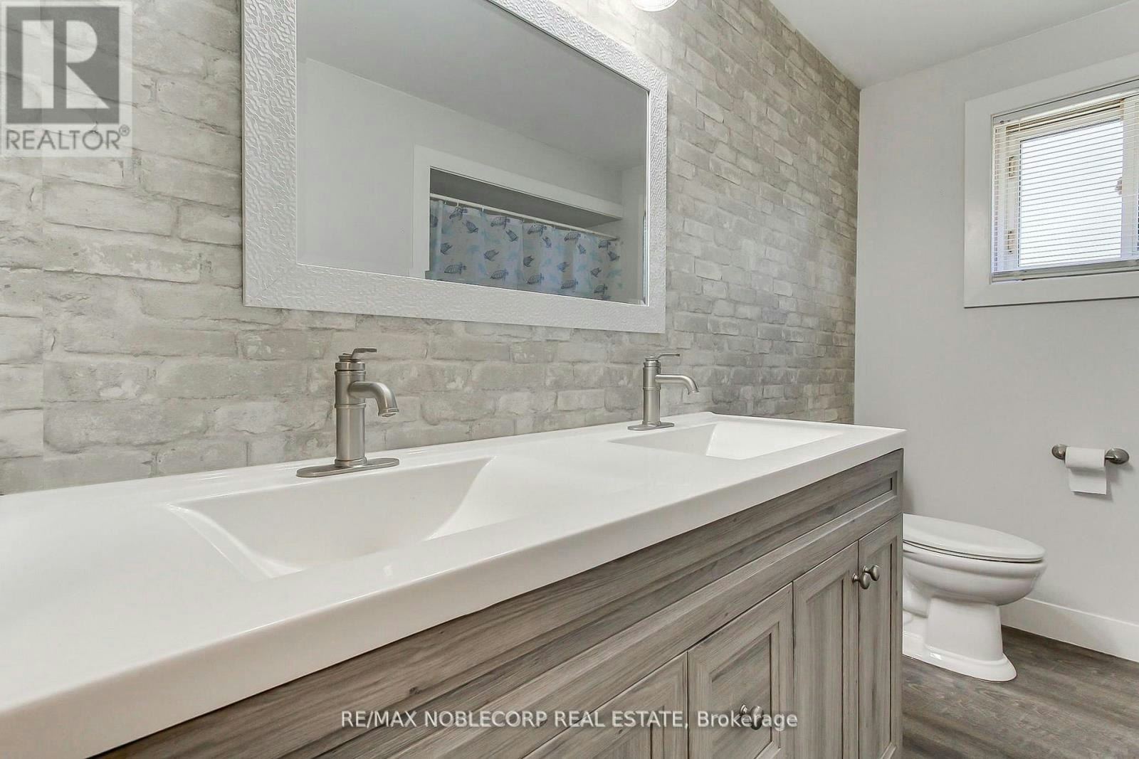 17 Larkdale Crescent, Essa, ON, L0M 1B0 - 30