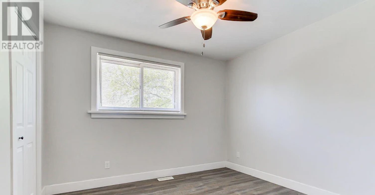 17 Larkdale Crescent, Essa, ON, L0M 1B0 - 28