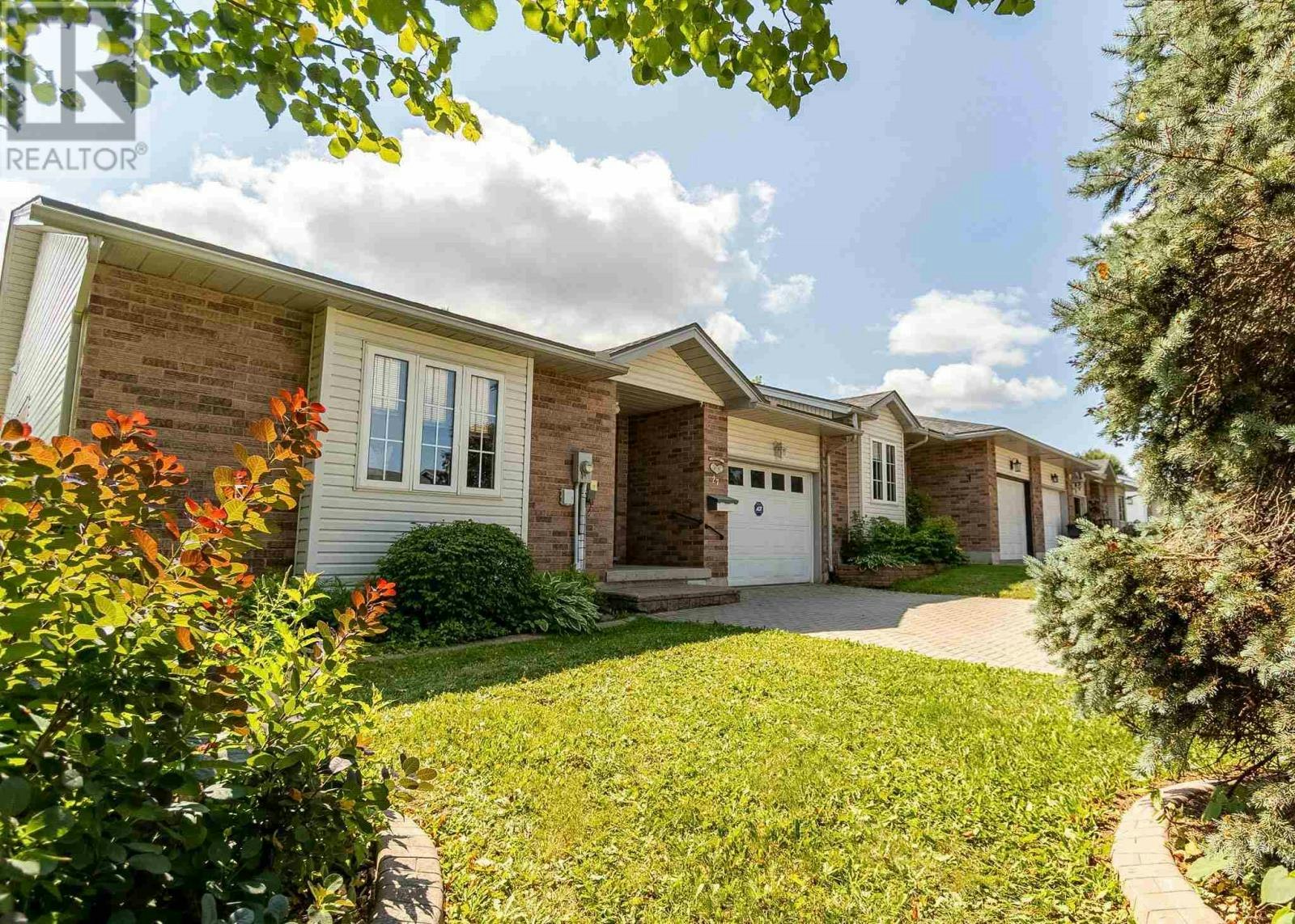 27 Village Court, Sault Ste. Marie, ON, P6B 6J8