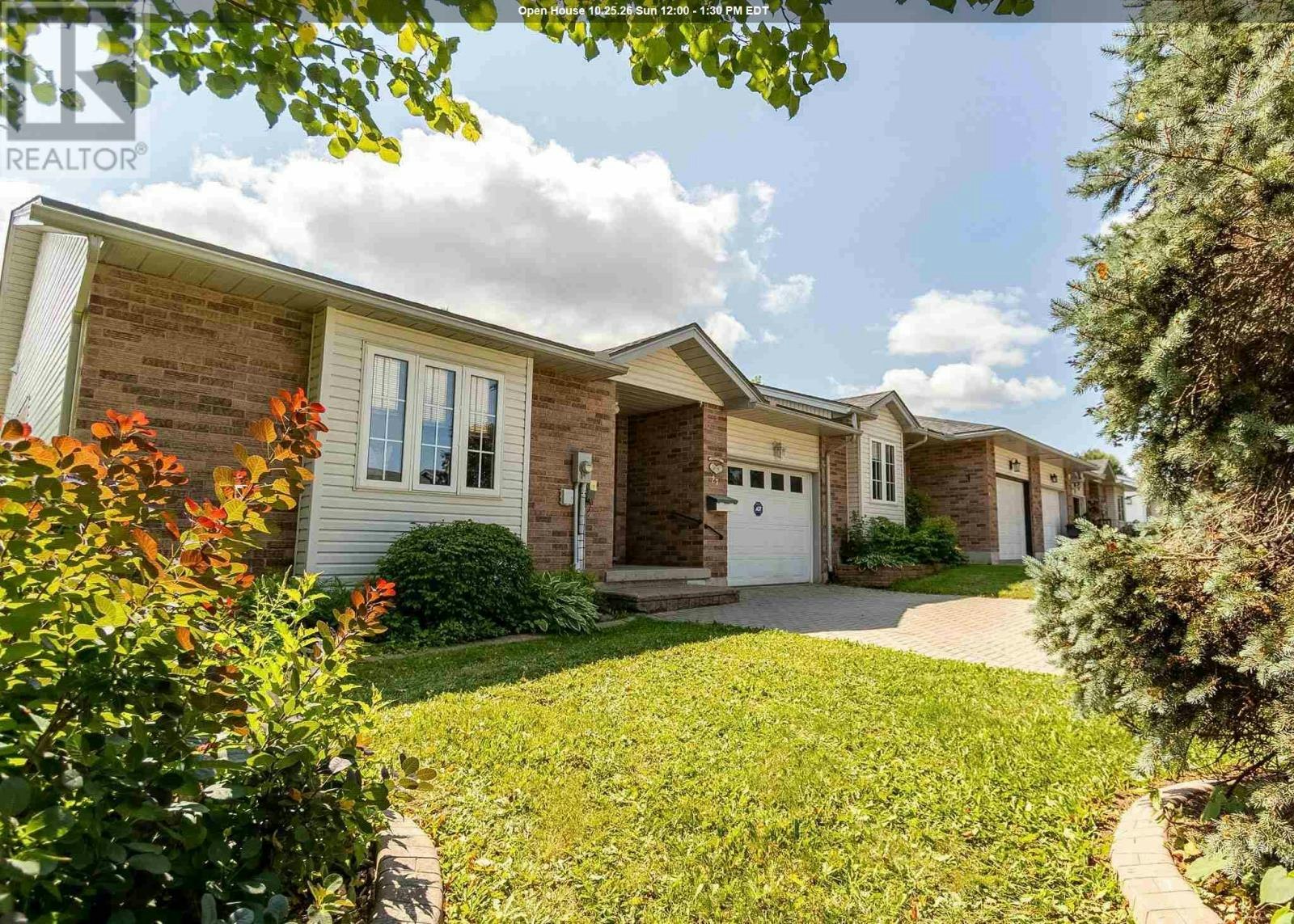 27 Village Court, Sault Ste. Marie, ON, P6B 6J8