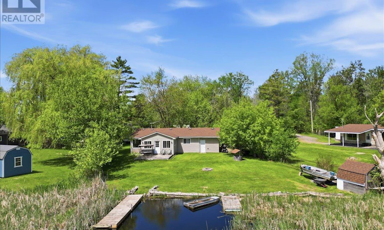 33 Willow Point Road