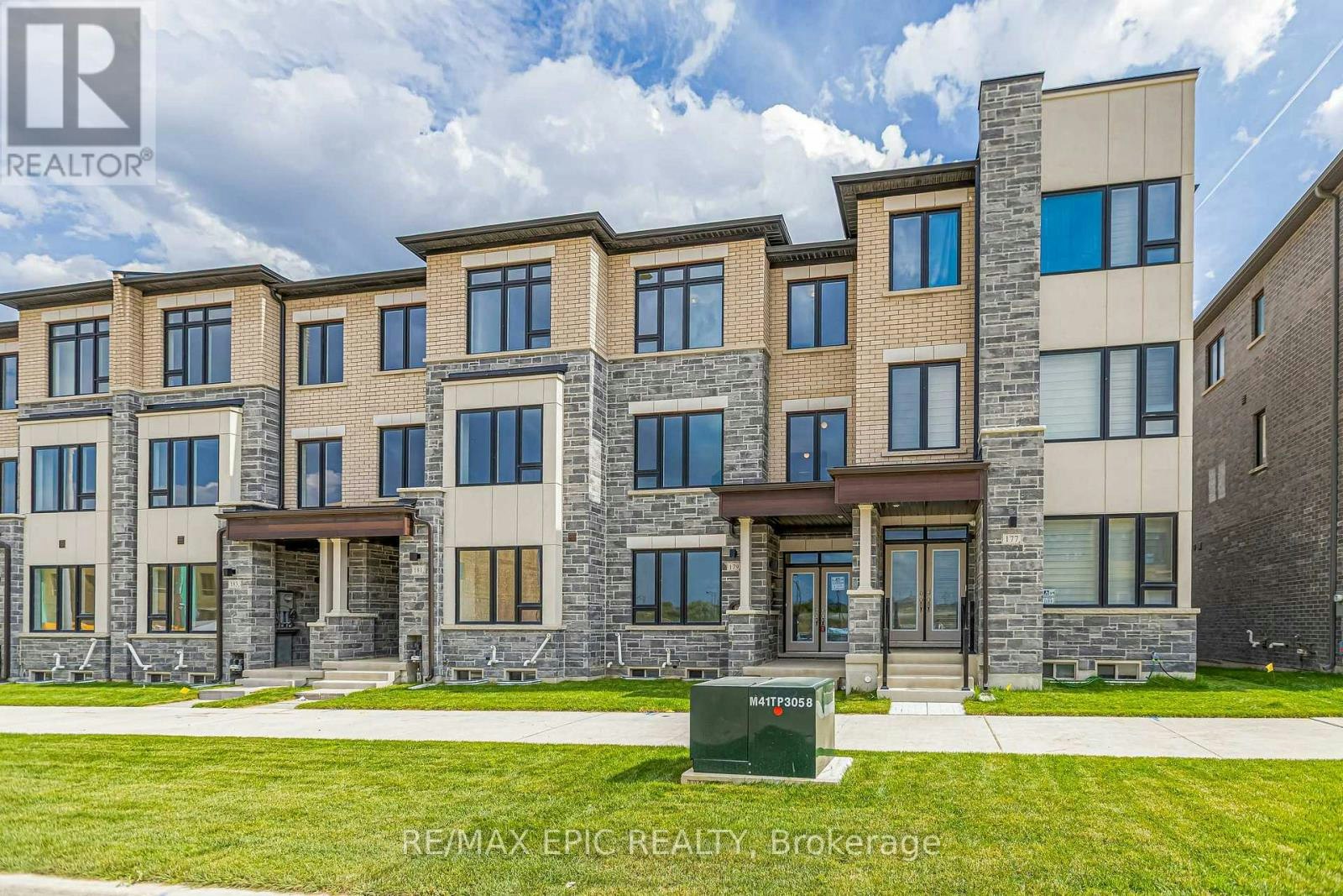 179 Vine Cliff Boulevard, Markham, ON, L6C 1A8