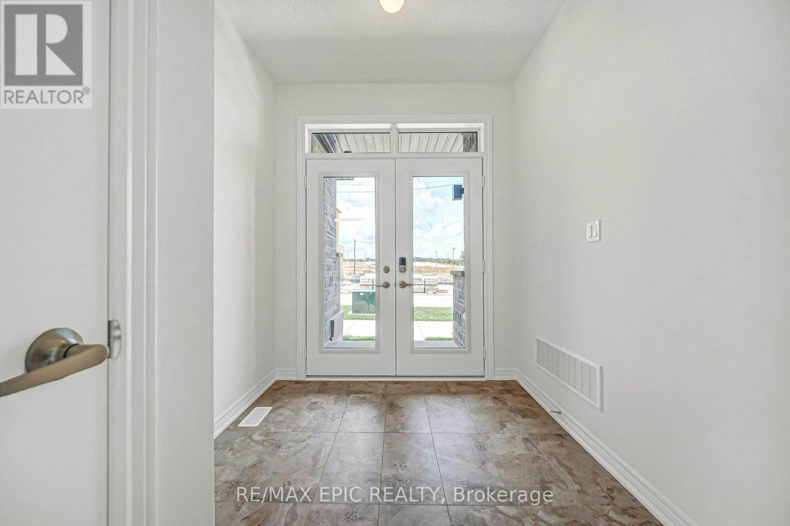 179 Vine Cliff Boulevard, Markham, ON, L6C 1A8 - 4